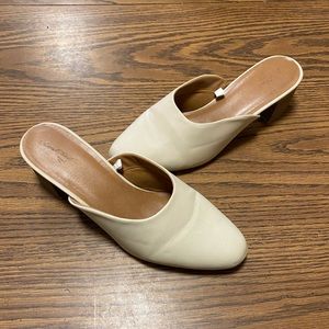 Universal thread Nude Heel Slip on Shoes